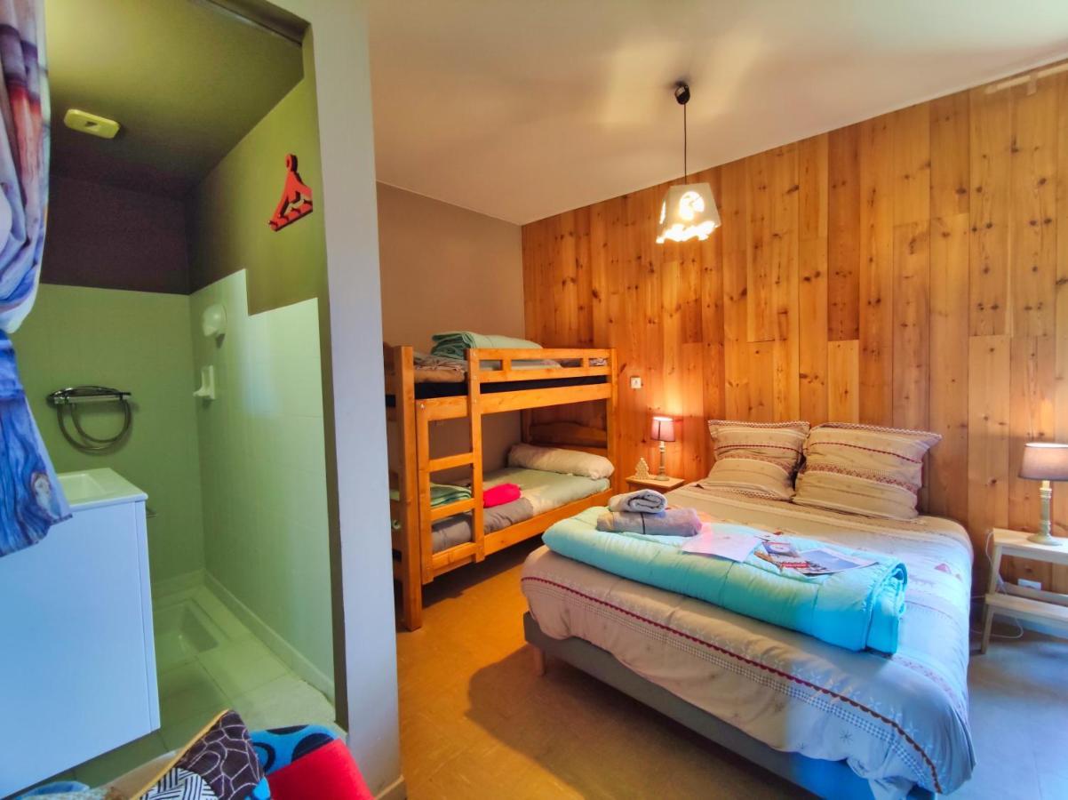 Le Sapin Rouge - Restaurant - Bar - Chambres D'Hotes Artigues  Ngoại thất bức ảnh