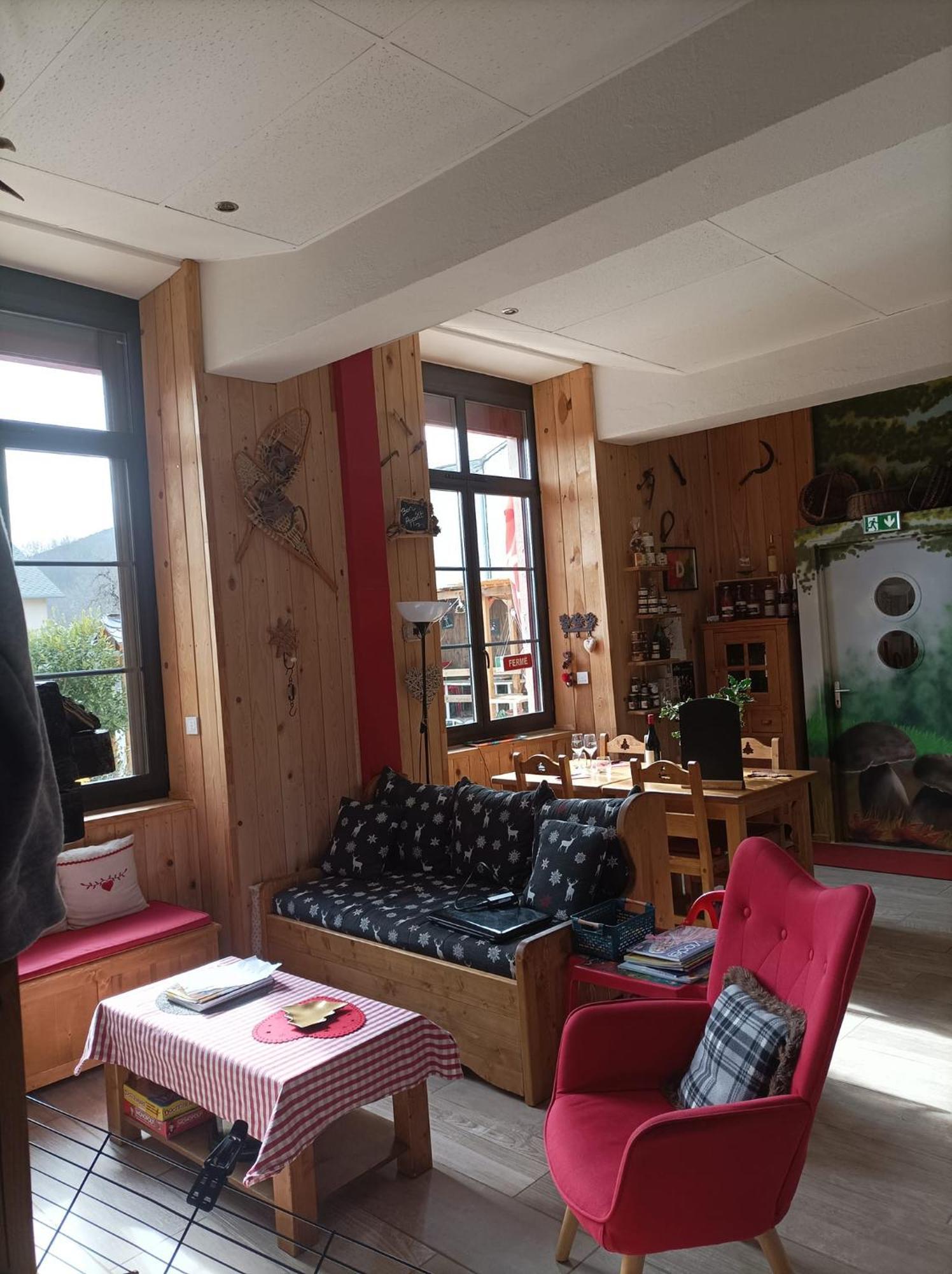 Le Sapin Rouge - Restaurant - Bar - Chambres D'Hotes Artigues  Ngoại thất bức ảnh